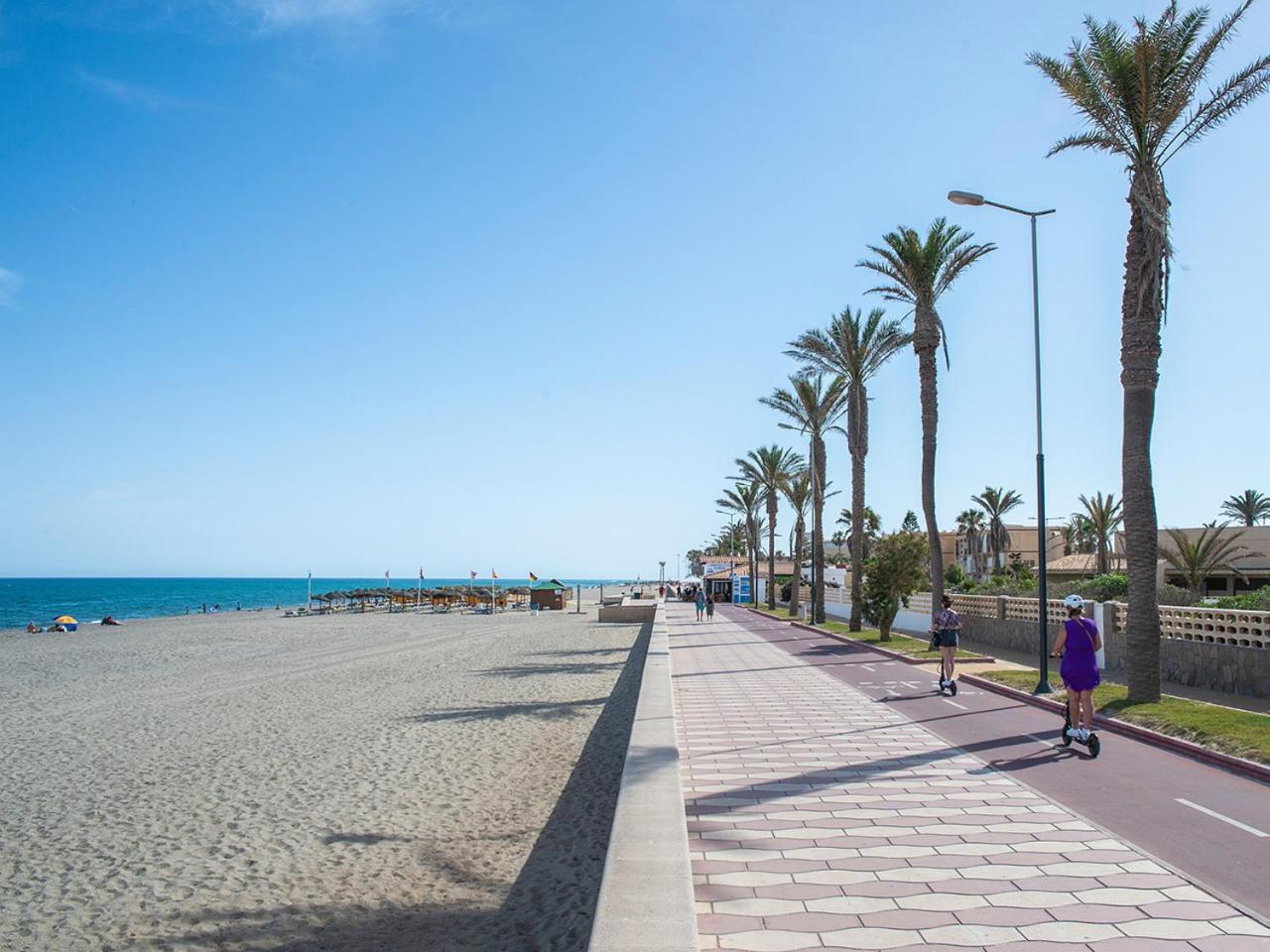 Pierre & Vacances Almeria Roquetas De Mar Bagian luar foto
